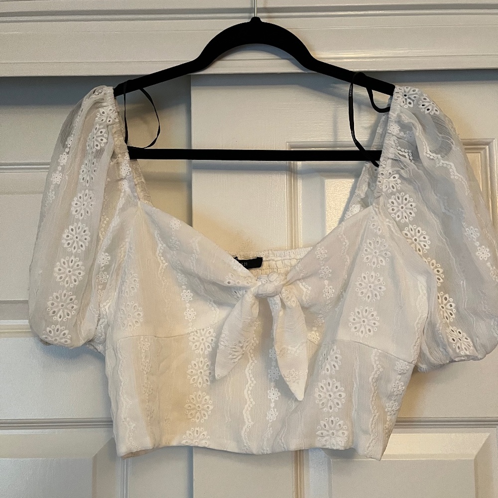 White Eyelet Crop - FOREVER 21